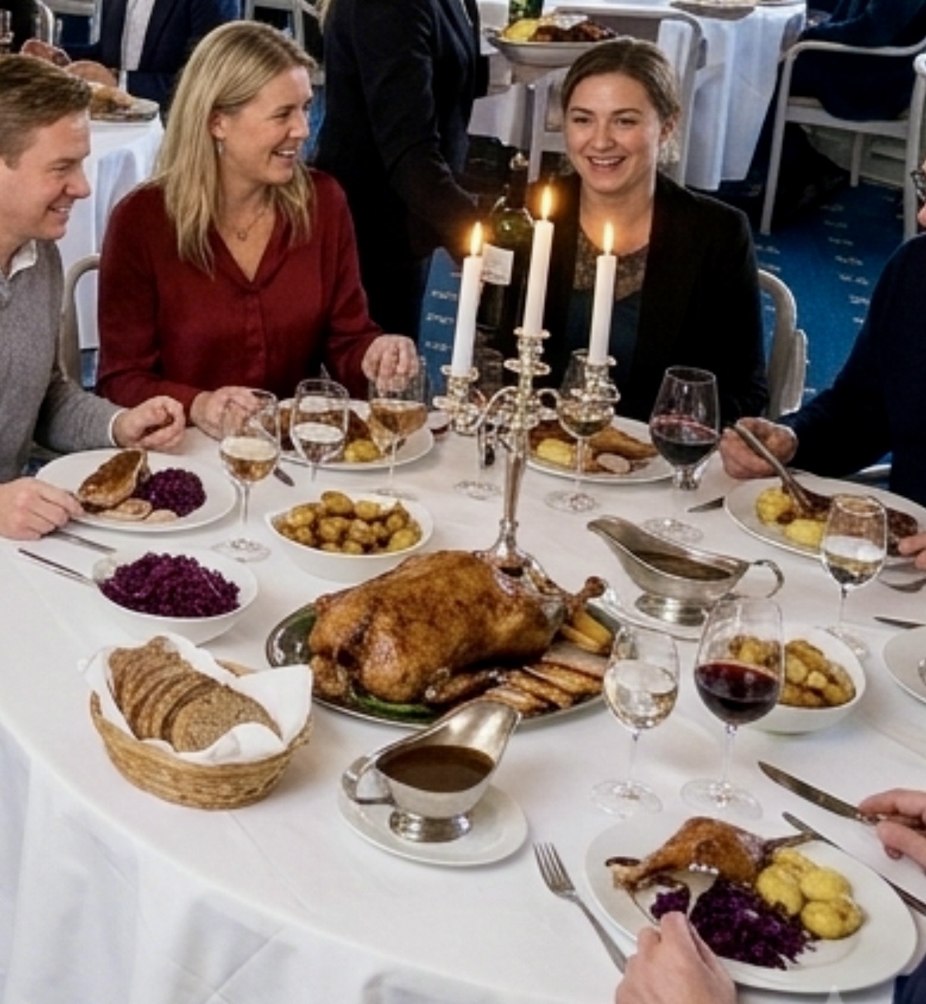 Gåsmiddag kväll 745 kr